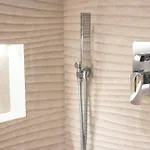מלון דירות Miramare Apartments 5*