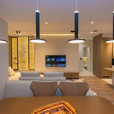 Aparthotel Diora's And 5*