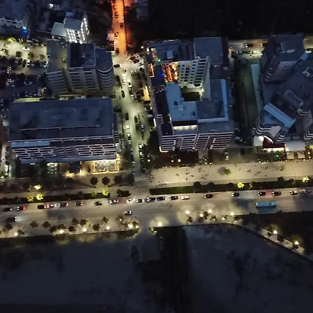 Diora's And Aparthotel