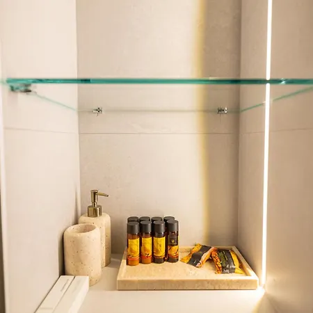 Diora's And Aparthotel Vlorë