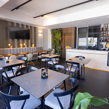 Aparthotel Diora's And Vlorë