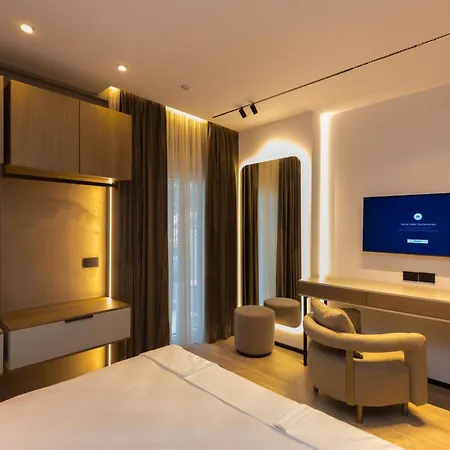 Diora's And 5* Vlorë