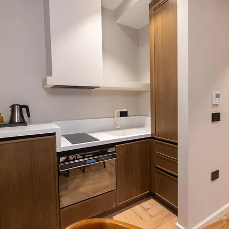 Diora's And Aparthotel Vlorë