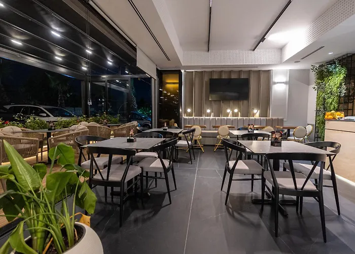 Diora's And 5* Vlorë