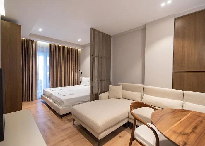 Diora's And Apartahotel