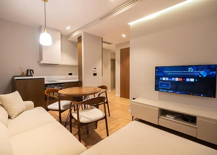 Diora's And Apartahotel