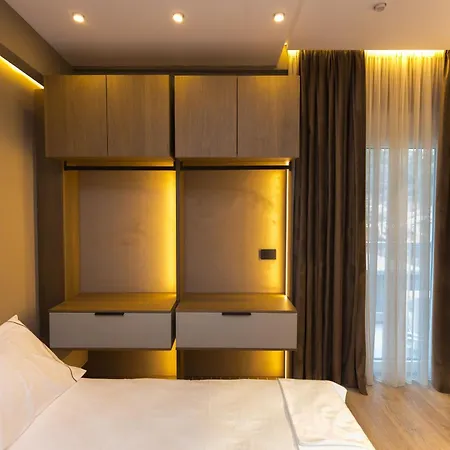 Diora's And Hotel 5*