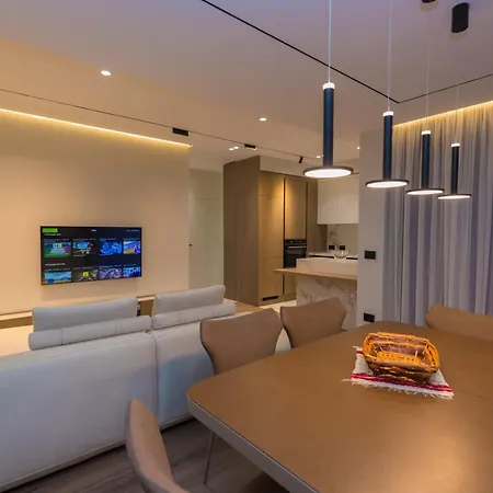 Hotel Diora's And Vlore