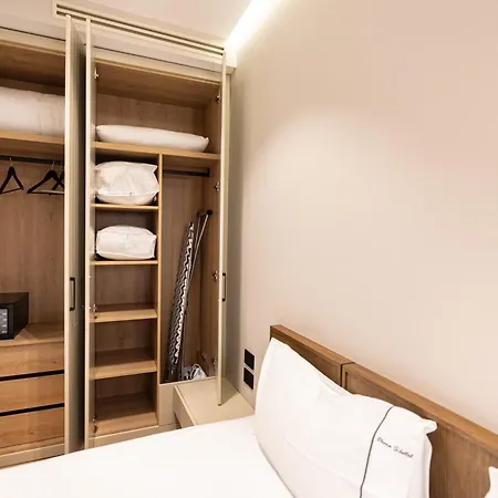 Hotel Diora's And 5*