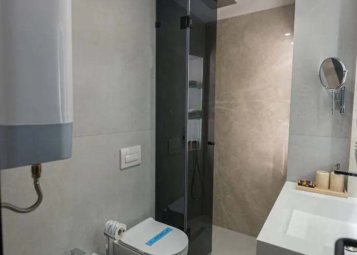 Hotel apartamentowy Diora's And Wlora